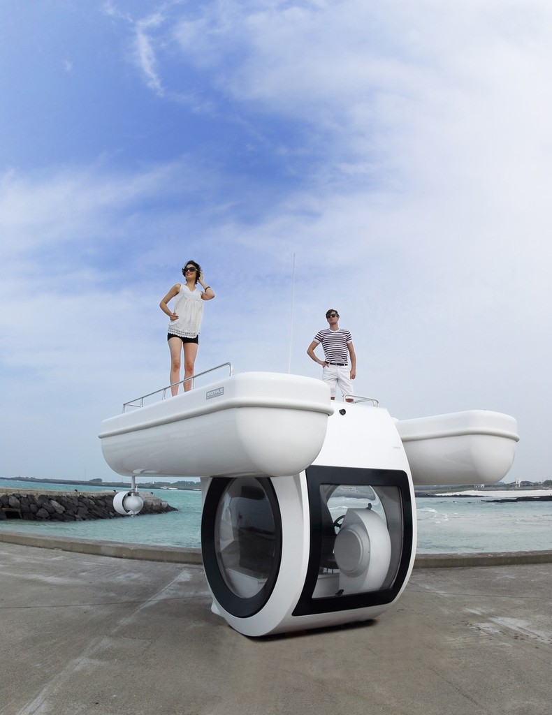 EGO semi-submersible will appeal to private and commercial users. © Sanctuary Cove International Boat Show http://www.sanctuarycoveboatshow.com.au/